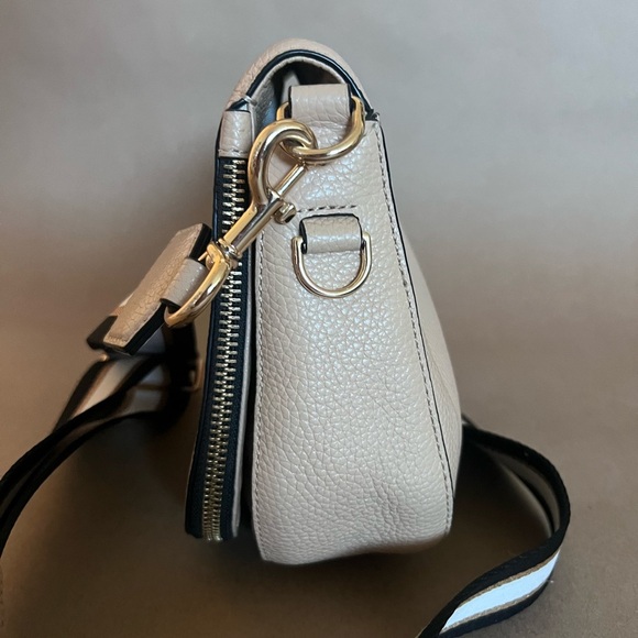 MARC JACOBS Gotham Nomad Leather Crossbody Bag In Hazelnut Gold Hardware - Picture 3 of 12